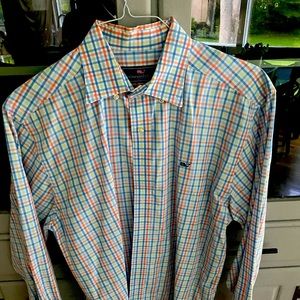 Vineyard Vines men’s button down shirt.